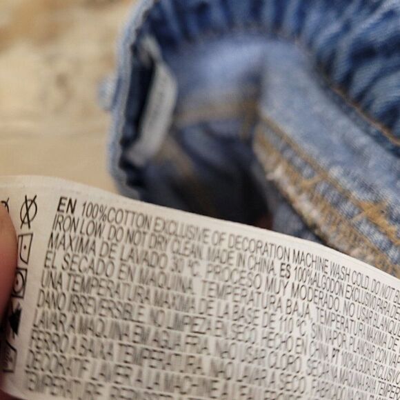 Forever 21 Premium Embroidered Fruit Denim Shorts Blue Women Mid Rise Raw Hem 26 - Picture 10 of 11